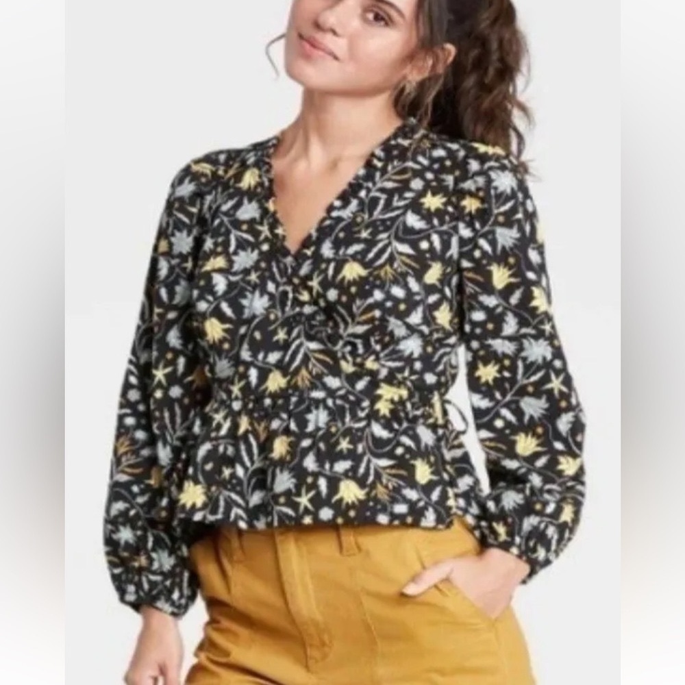 Universal Threads Black & Yellow Floral Blouse (Sz M)